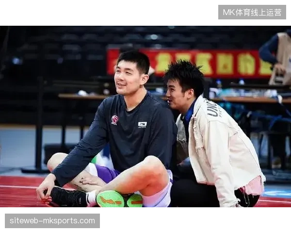 山东男篮休赛期阵容大换血，于德豪与孙桐林等四名替补悍将离队重构轮换体系